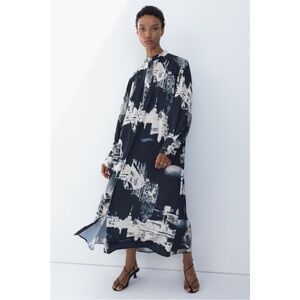 H&M Women’s Stockholm Tie-Belt Dress